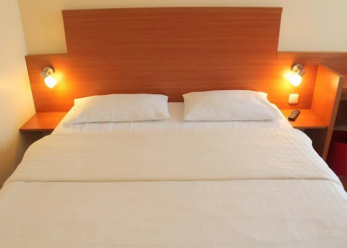 Star Zentrum, By Comfort 3*