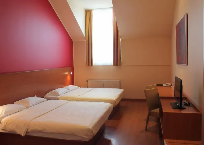 Star Zentrum, By Comfort Готель Регенсбург